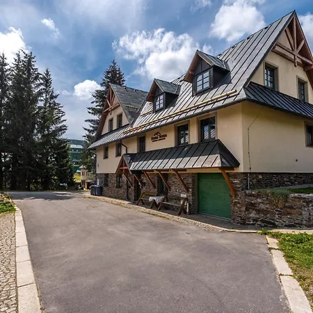 Houda Bouda - Penzion & Apartmany-3